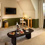 Briqueterie Champagne, A Beauvallon & Hotel 5*