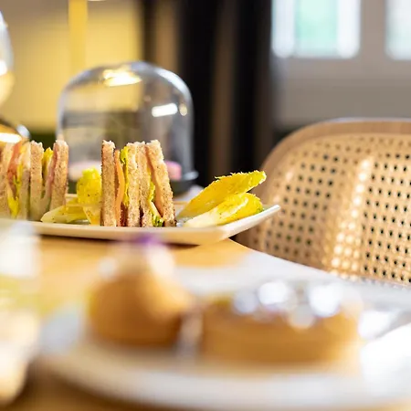 Briqueterie & Champagne Otel 5*