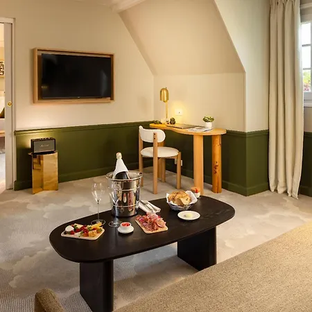 Briqueterie & Champagne Hotel 5*