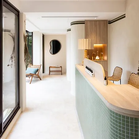 Hotel Briqueterie Champagne, A Beauvallon 5*