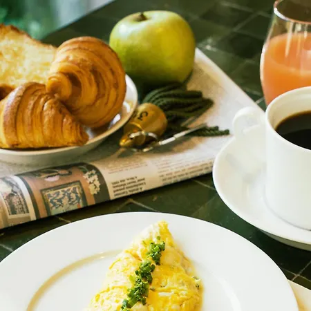 Briqueterie Champagne, A Beauvallon & 5*