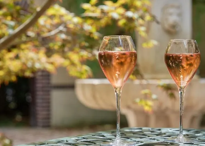 Hotel Briqueterie Champagne, A Beauvallon & Vinay (Marne)