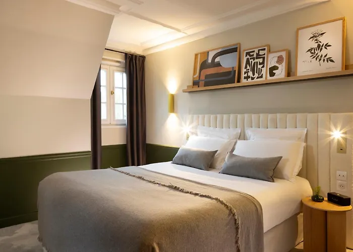 Briqueterie Champagne, A Beauvallon & 5*