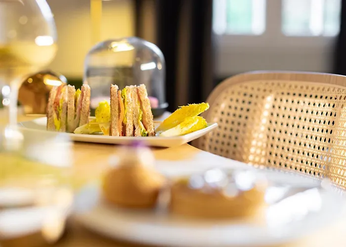 Briqueterie Champagne, A Beauvallon & Hotel 5*