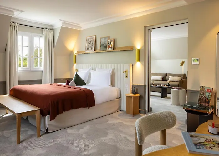 Briqueterie Champagne, A Beauvallon & 5*