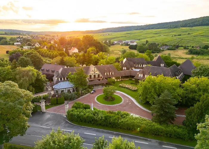 Briqueterie Champagne, A Beauvallon & Hotel